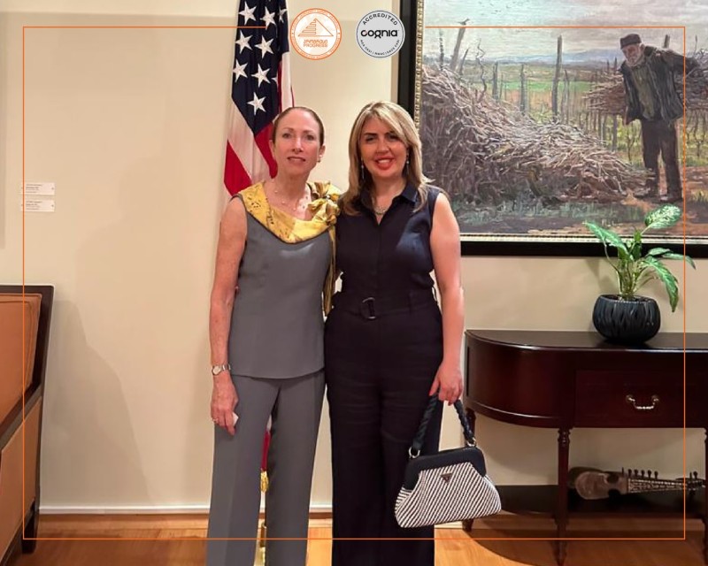 Nina Chikvashvili, the founder of the American International School of Progress, presented the "Progress Supreme Award" to US Ambassador, Kelly Degnan.